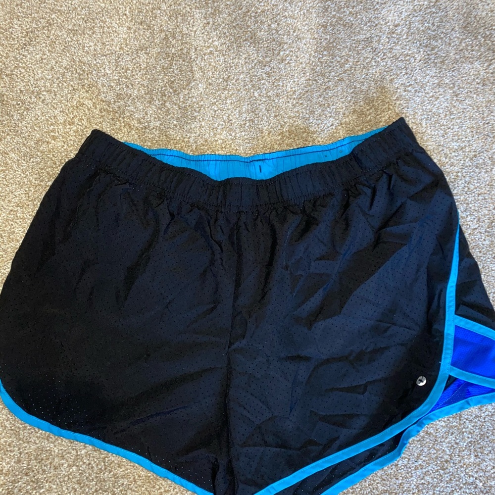 Xersion running shorts size L
